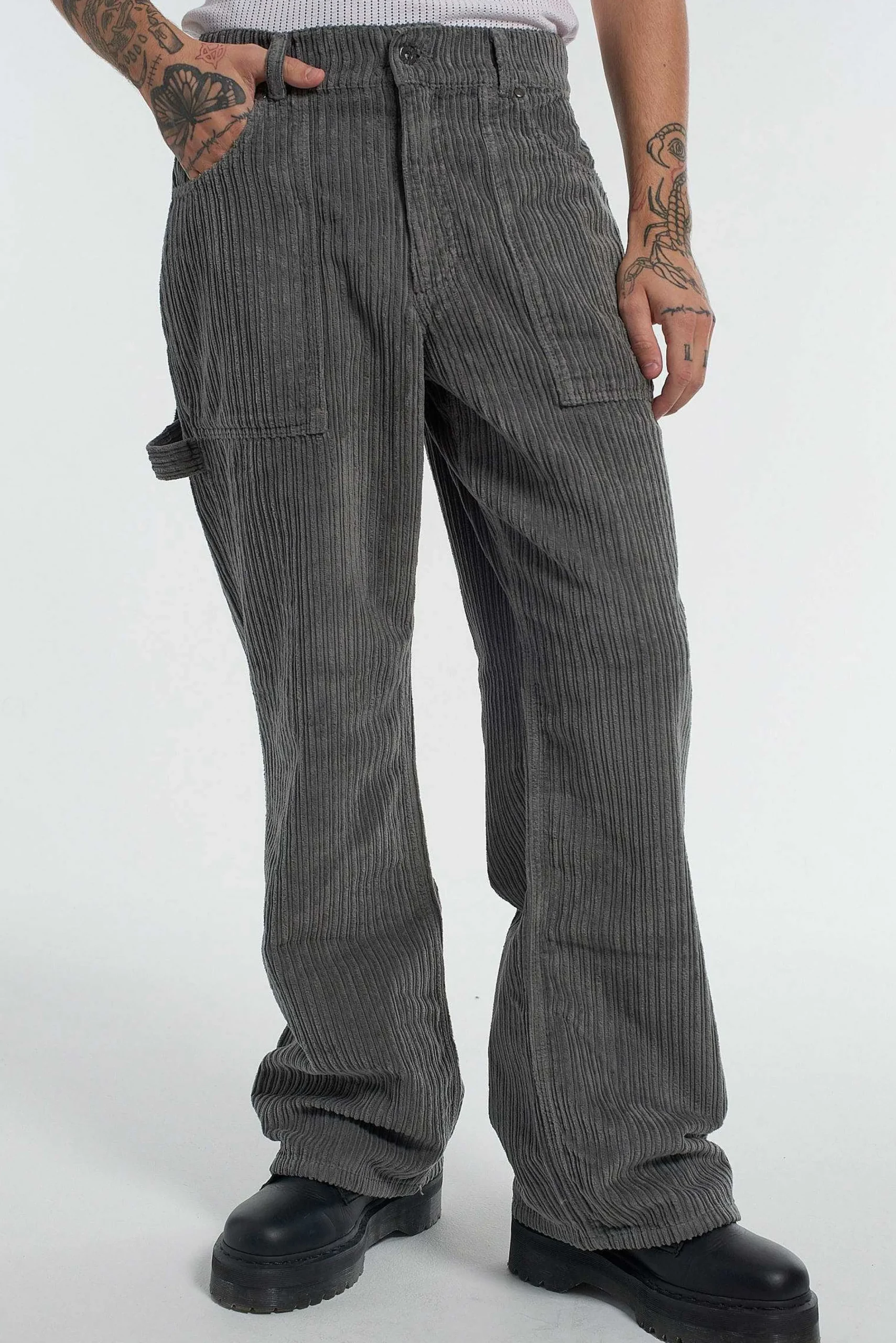 Jumbo Cord Skate Jean